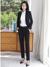 女式短款一?？畚餮b